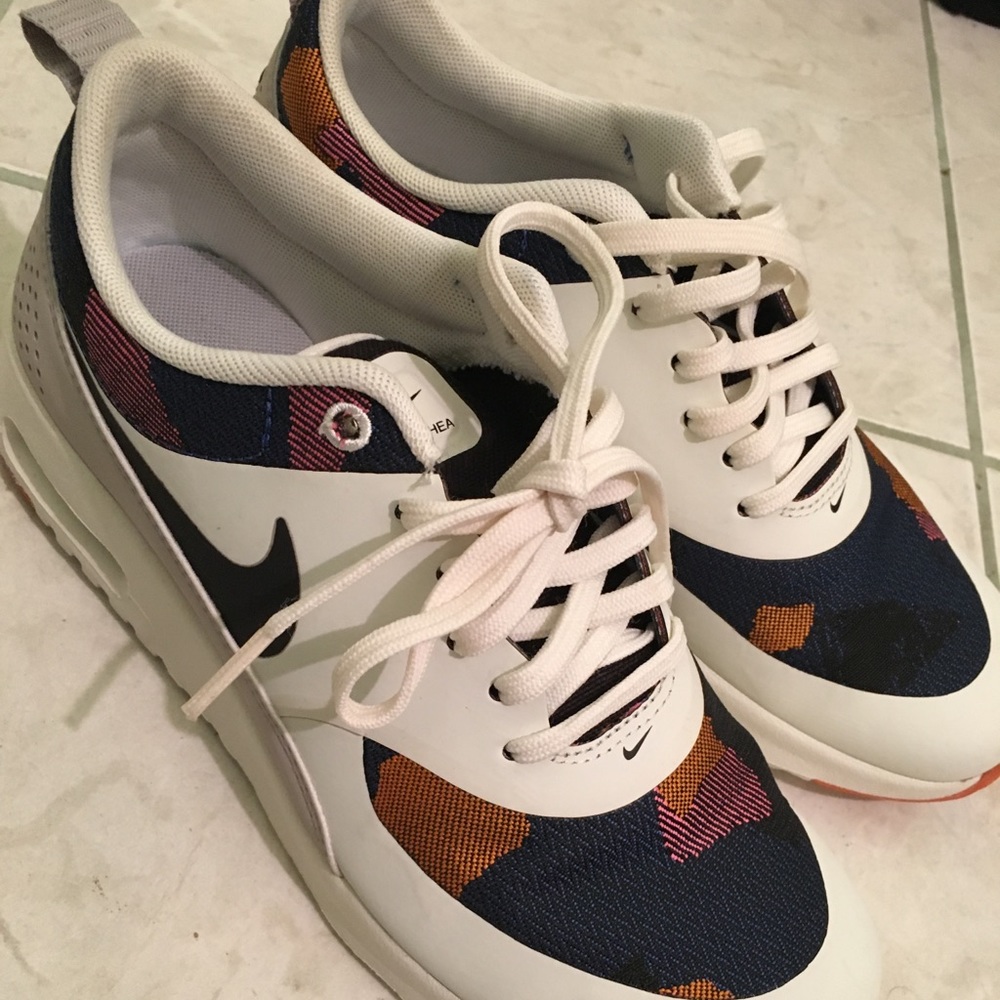 *NEW* Nike Air Max Thea